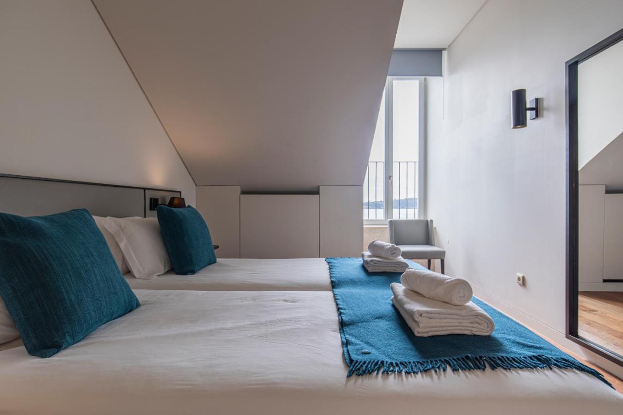 8 Building 403 T2 - River & Garden View Apartment Lisbon