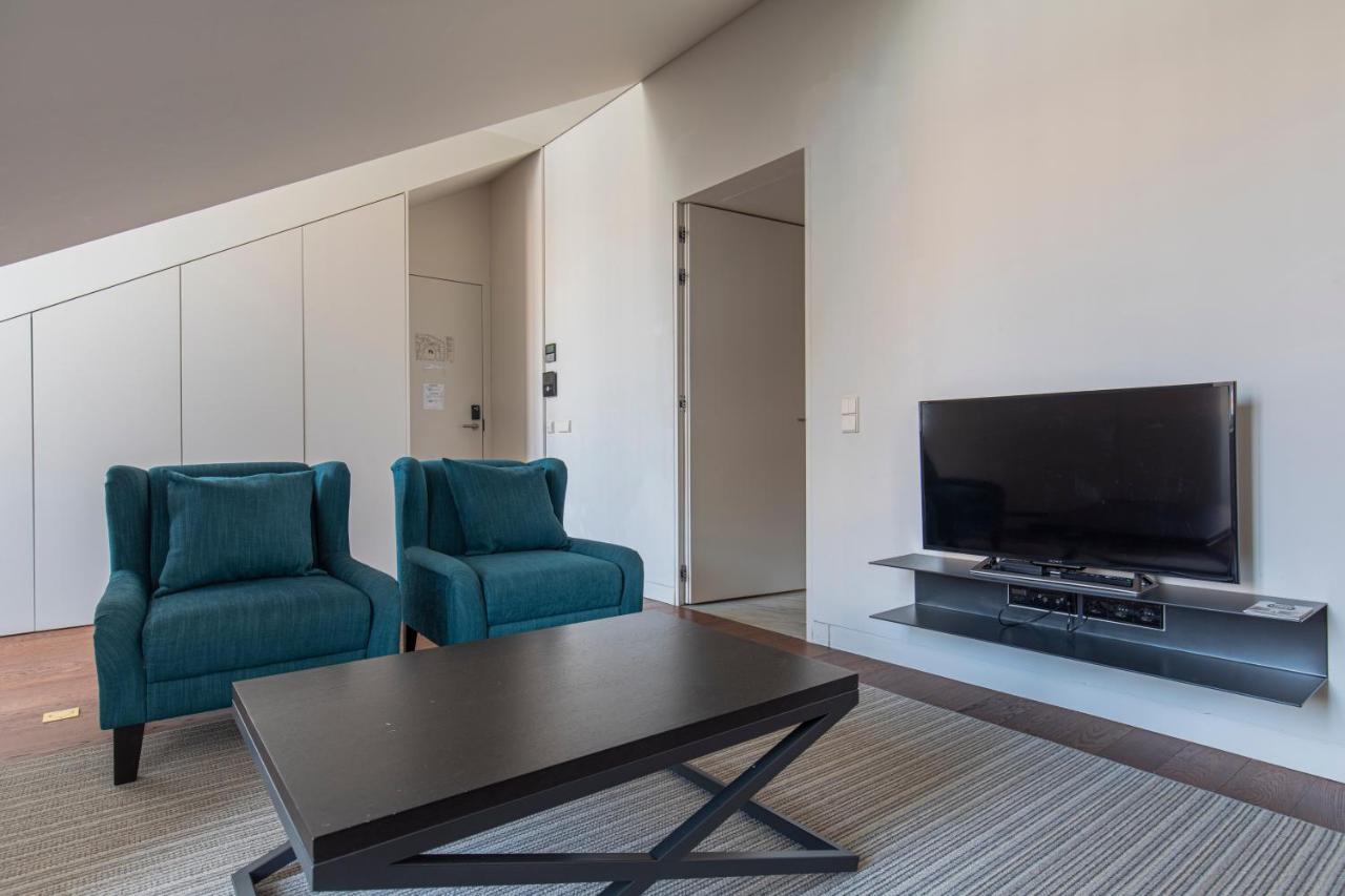 Apartment 8 Building 403 T2 - River & Garden View Lisbon